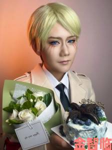 精彩|气球艺术家Cosplay《进击的巨人》 呆萌造型逗笑路人